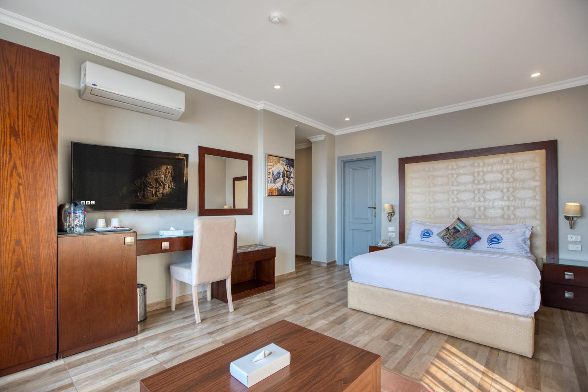 Suite Luxury con Vista Panoramica Piramidi e Balcone